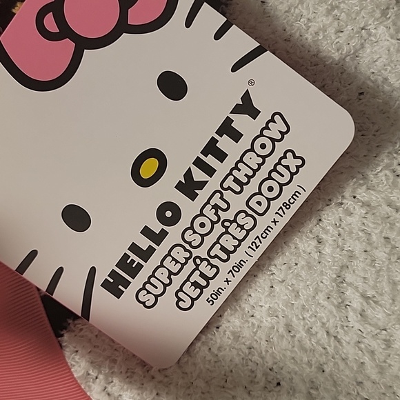 HELLO KITTY SUPER SOFT THROW - Picture 2 of 4